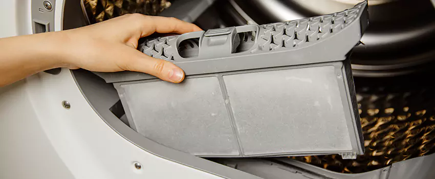 Signs Of A Clogged Dryer Lint Trap in Bloomington, Illinois